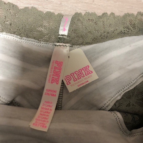 NWT VS PINK Cheeky Lace Trim Panties - Picture 3 of 3